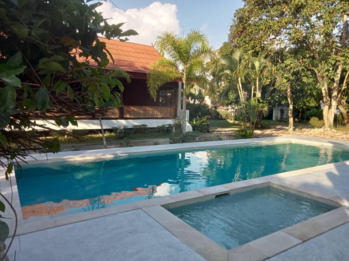 Baan Banyan Villa, Wood House Short Walk To Mae Nam Beach Exteriör bild