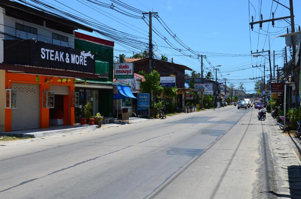 Baan Banyan Villa, Wood House Short Walk To Mae Nam Beach Rum bild