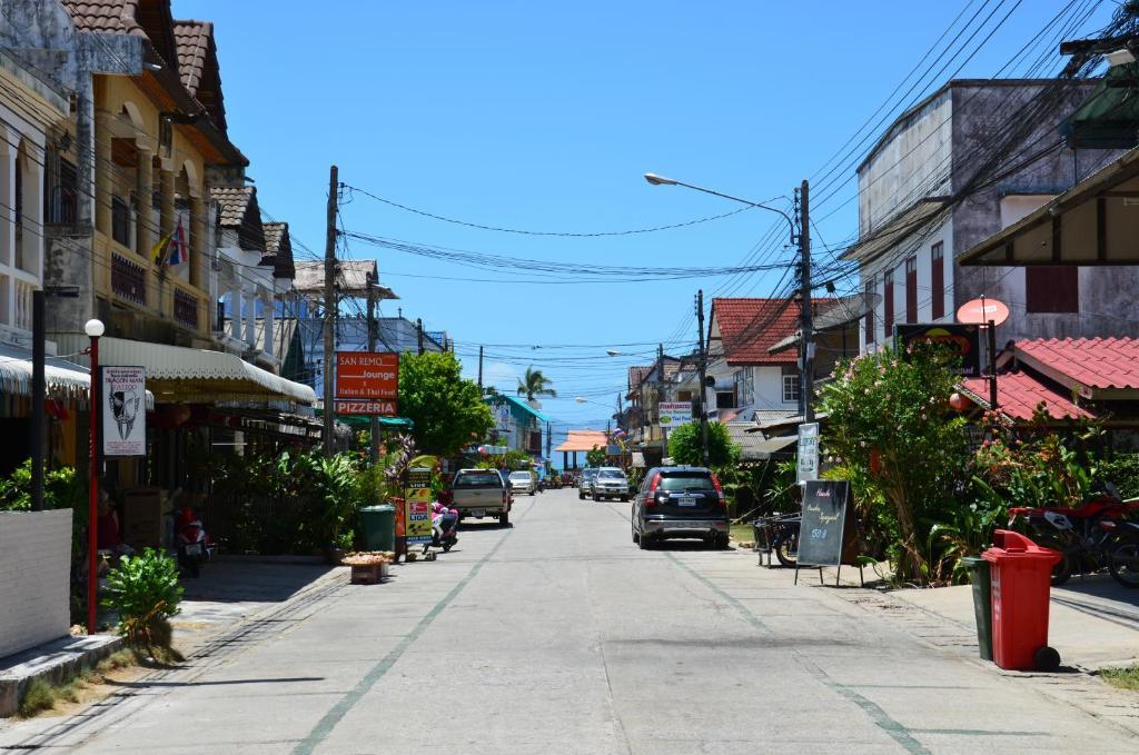Baan Banyan Villa, Wood House Short Walk To Mae Nam Beach Rum bild